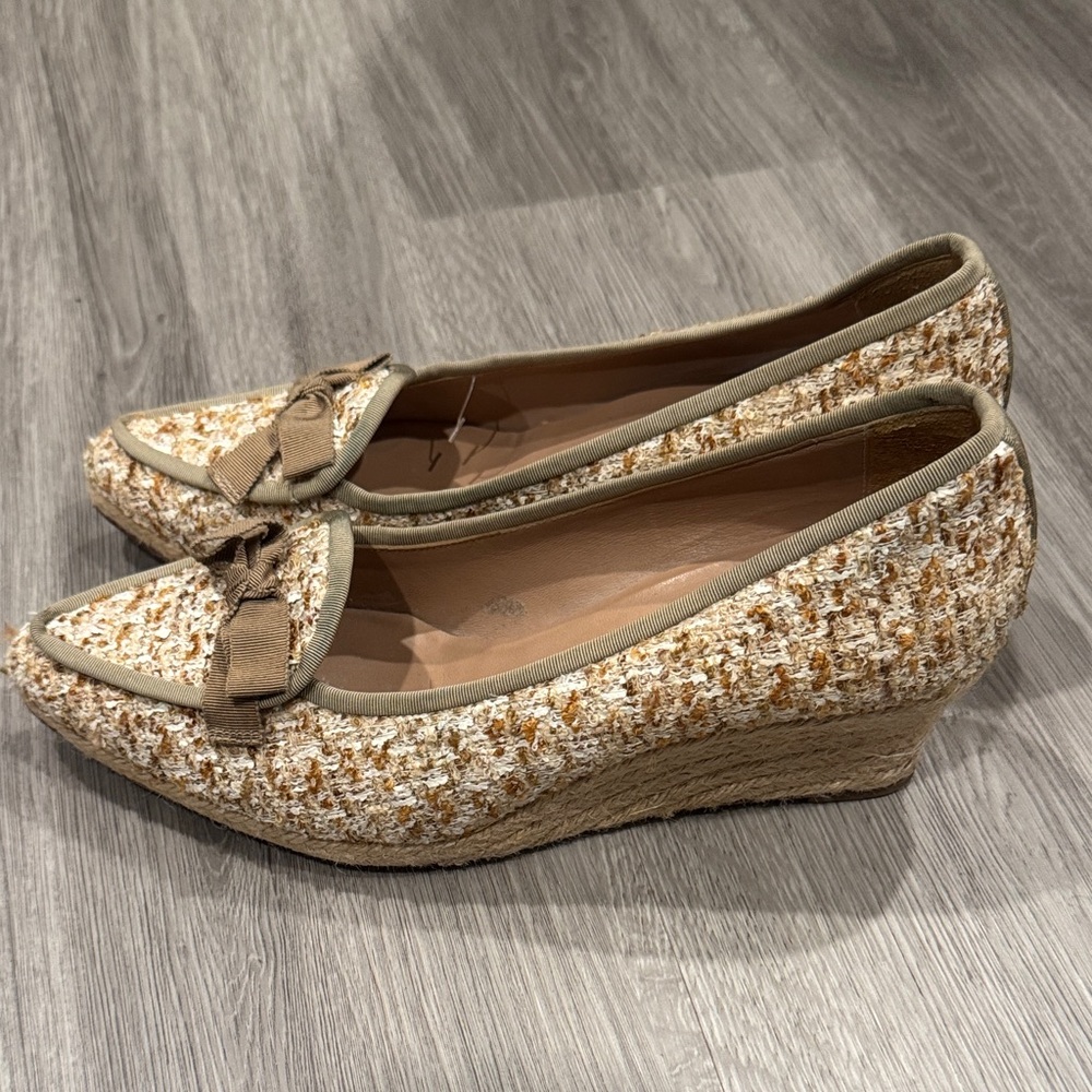Oscar de la Renta Cream and Tan Tweed Wedges